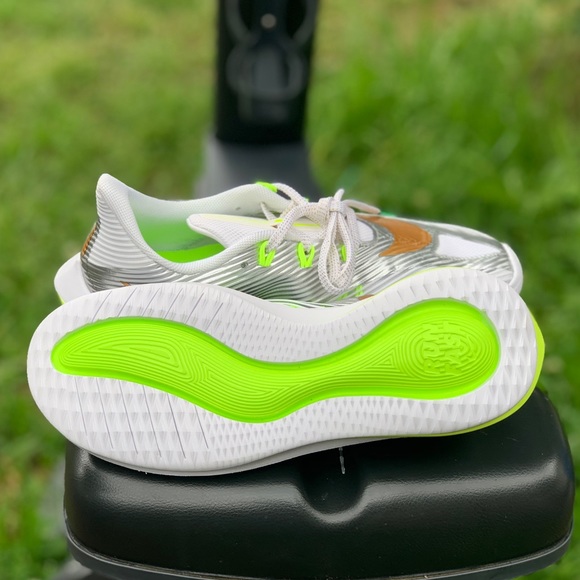 Nike Future Speed Kids Lightweight Running Shoes - Picture 5 of 14